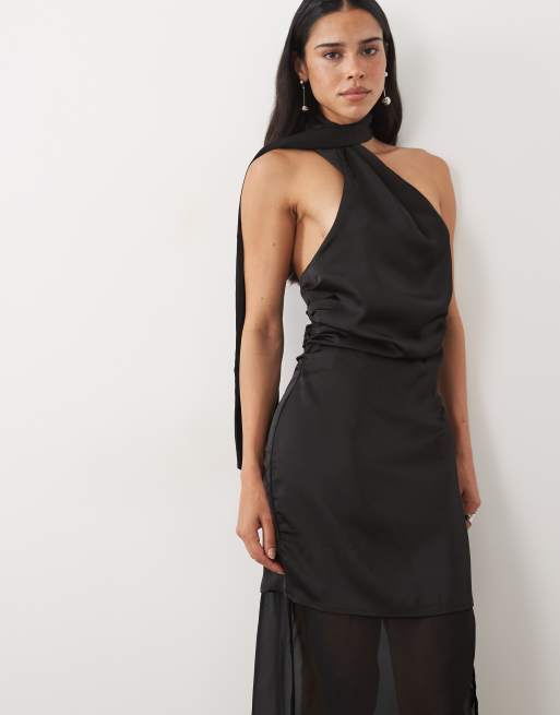 Kaiia exklusive Satin-Maxikleid mit Neckholder, Schal-Detail und transparentem Saum in Schwarz, 2 von 4