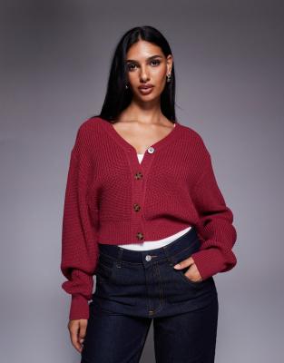 Kaiia - Exklusive Strickjacke in Cranberry-Rot mit V-Ausschnitt, Knopfleiste und Ballonärmeln