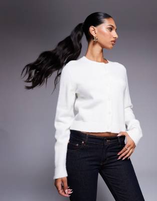 Kaiia - Exklusive Strickjacke in Creme mit geripptem Saum und durchgehender Knopfleiste-Weiß