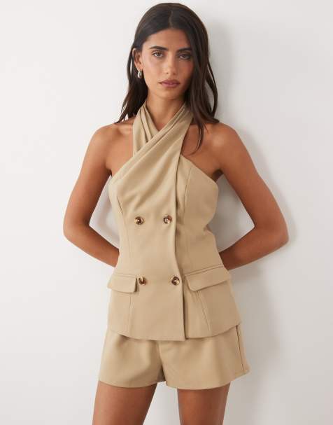 Kaiia exklusive taillierte Neckholder-Top mit Wickeldetail und Knopfdetail als Kombiteil in Beige - view 1