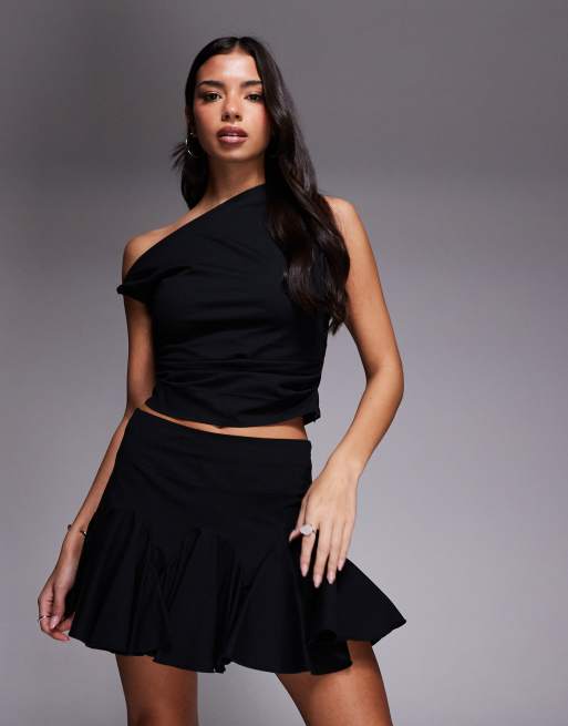 Kaiia – Exclusive – Set aus Stretch-Baumwolle in Schwarz mit Oberteil mit verdrehtem Off-Shoulder-Design und Minirock, 3 von 3