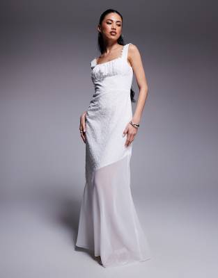 Kaiia - Exklusives Baumwoll-Maxikleid in Weiß mit Lochstickerei, gebundener Brustpartie und asymmetrischem, transparente...