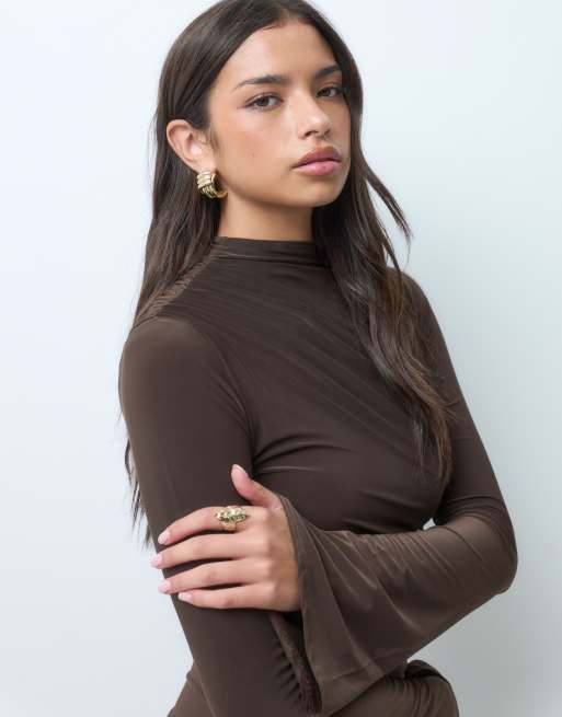 Kaiia exklusives doppelt formendes, elastisches Minikleid mit asymmetrischer Schulter und ausgestelltem Ärmel in Schokobraun, 4 von 5