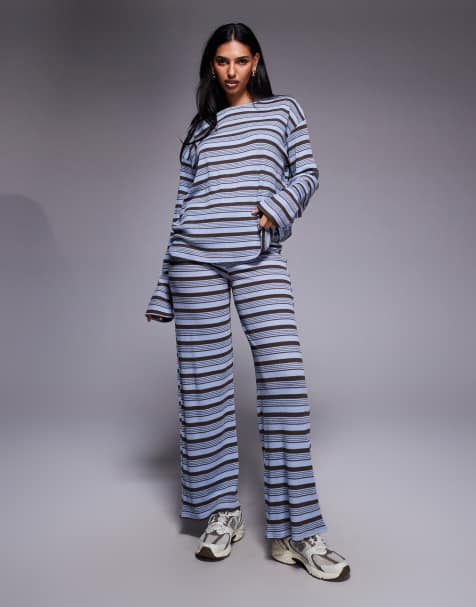 Kaiia – Exklusives, gestreiftes Set aus Rippstrick in Blau und Schokobraun, bestehend aus Strickjacken-Oberteil, Langarmshirt und weit geschnittener Hose - view 1