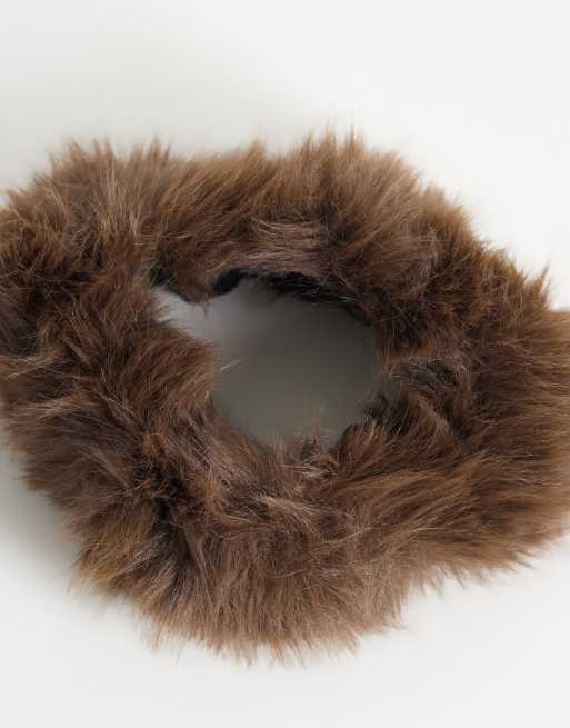 Kaiia – Exklusives Stirnband aus Kunstpelz in Braun, 3 von 3