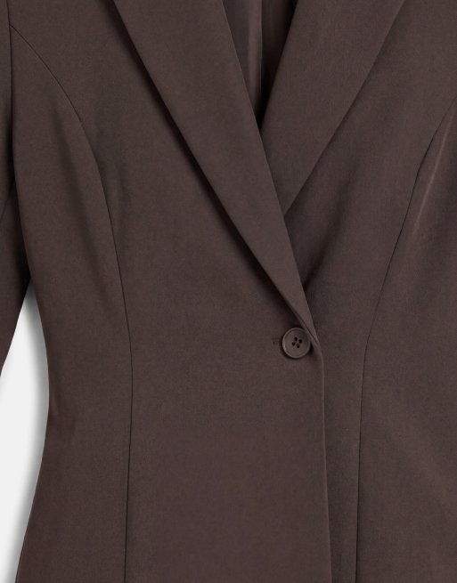 Kaiia exklusivt strukturerad blazer-set med axelvaddar och markerad midja i brun, 8 av 8