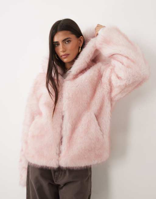 Kaiia faux fur hooded cropped jacket in baby pink, 3 of 4