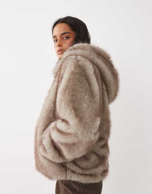 Kaiia faux fur hooded cropped jacket in soft brown, 3 of 4