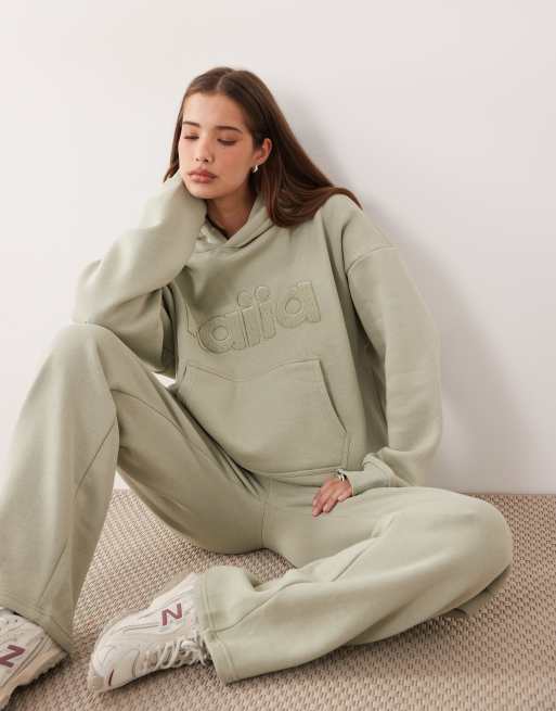 Kaiia - Felpa con cappuccio oversize verde salvia con logo in pile borg di misto cotone in coordinato  , 3 di 4