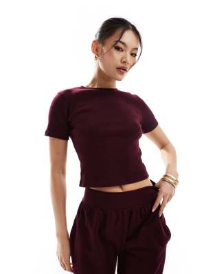 Kaiia Fitted T-shirt In Burgundy - Part Of A Set-red