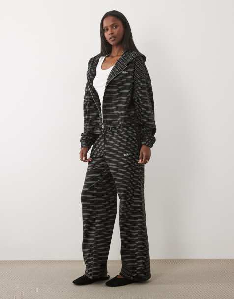 Kaiia – Fleece-Set in Marineblau und Cremeweiß gestreift, bestehend aus Oversize-Kapuzenjacke mit Reißverschluss und Hose - view 1