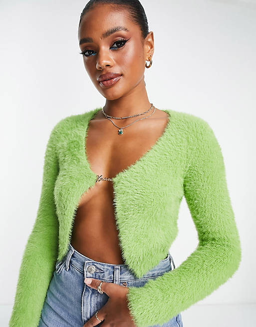 Kaiia fluffy knit cropped cardigan with pin detail in green