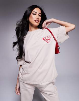 Kaiia Heart Logo Oversized Tee In Neutral