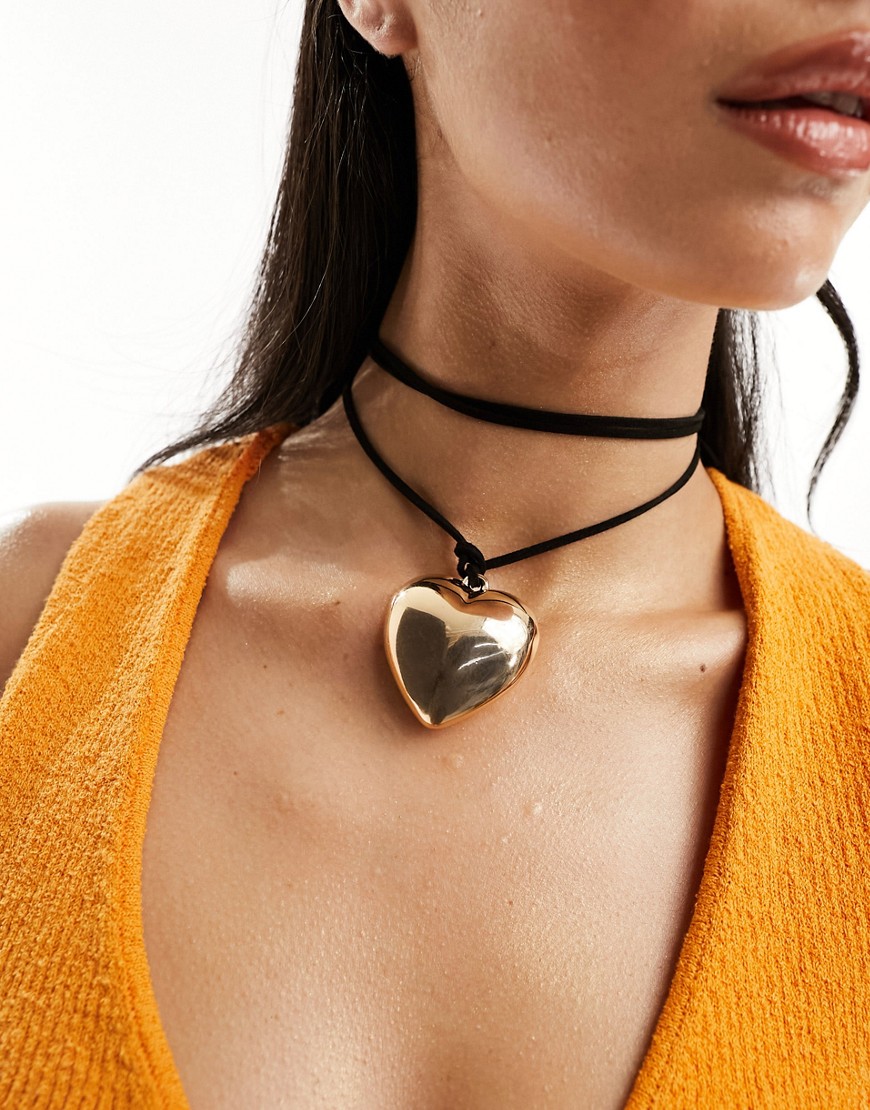 Kaiia Heart Pendant Necklace In Gold In Black