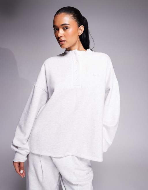Kaiia – Henley-Sweatshirt in meliertem Grau mit Knopfleiste und Oversize-Schnitt, Kombiteil