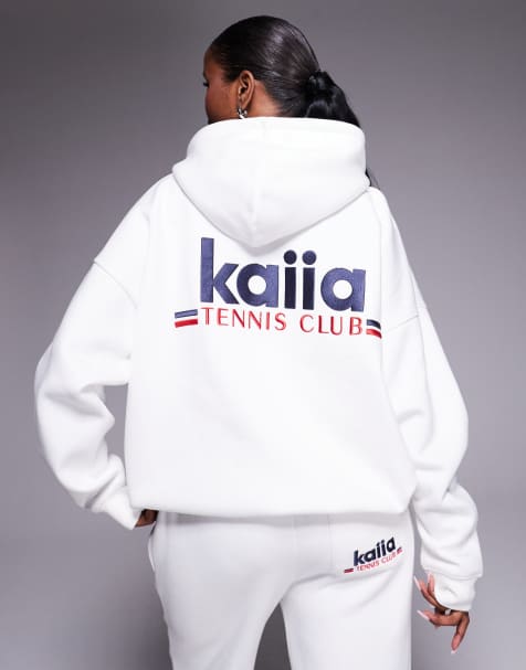 Kaiia - Hvid og marineblå oversized hættetrøje i bomuldsrigt materiale med broderet tennisklub-logo - Del af sæt - view 1