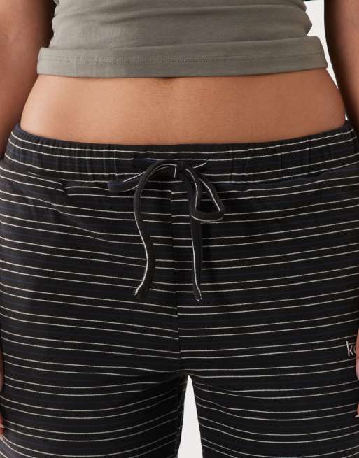 Kaiia jersey fleece bukser med brede ben og løbesnor i navy-stribe, del af sæt, 4 af 5