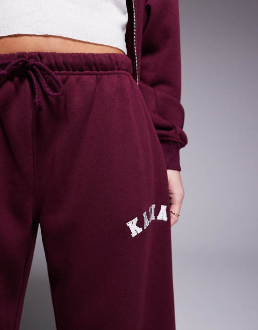 Kaiia - Joggers a fondo ampio bordeaux con logo ricamato in coordinato, 3 di 5