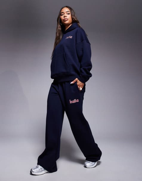 Kaiia – Jogginghose in Marineblau mit weitem Bein und aufgesticktem Logo in Rot, Kombiteil - view 1