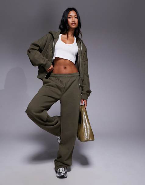 Kaiia – Jogginghose mit hohem Baumwollanteil in Khaki, weitem Bein und Logostickerei, Kombiteil - view 1