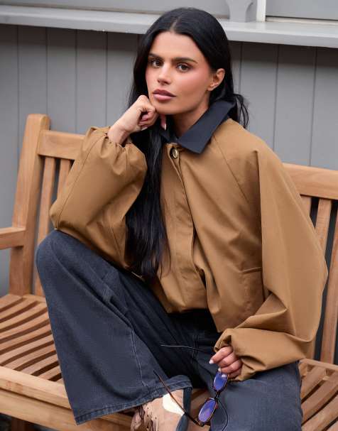 Kaiia – Kamelbrun, svart och teknisk jacka med krage, knäppning och dragsko - exklusivt hos ASOS - view 1