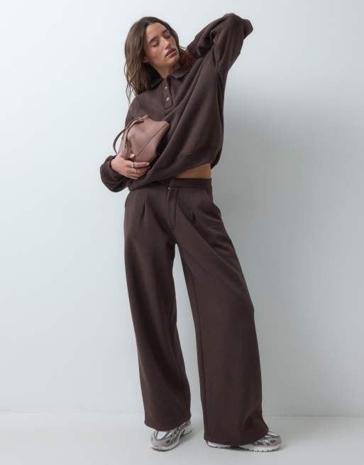 Kaiia - Co-ord set van katoenrijke stof met joggingbroek en sweatshirt met logodetail, knopen aan de voorkant en kraagje, 2 van 3