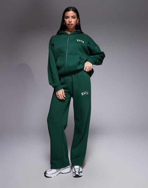 Kaiia - Katoenrijke joggingbroek met wijde pijpen en geborduurd logo in bosgroen, deel van co-ord set - view 1