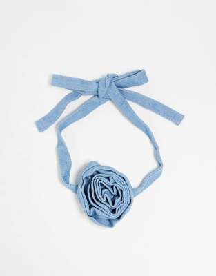 Kaiia - Korsagenband aus Denim in Blau mit Rosendesign