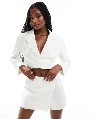 Kaiia Linen Look Frayed Trim Cropped Blazer In White - Part Of A Set