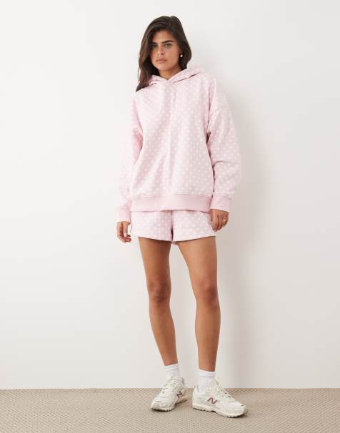 Kaiia – Ljusrosa, prickigt set i bomullsrikt tyg med huvtröja i oversize och broderad logga och sweatshorts - view 1
