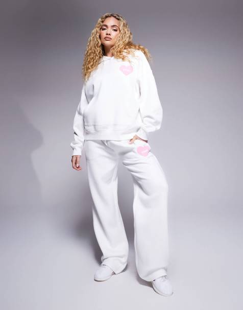 Kaiia – Love – Jogginghose in Weiß mit Herzmotiv, breitem Bund und Logo, Kombiteil - view 1