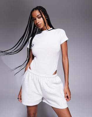 Kaiia - Kurze Sweatshorts in meliertem Hellgrau mit hohem Baumwollanteil und geprägtem Schaumdruck-Logo, Kombiteil
