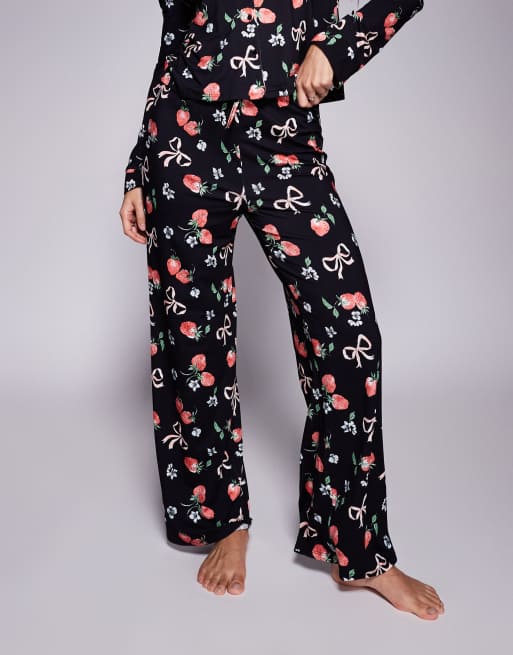 Kaiia – Mix and Match – Exklusive Pyjama-Hose mit Erdbeer- Schleifenmuster auf dunklem Untergrund, Kombiteil, 2 von 4