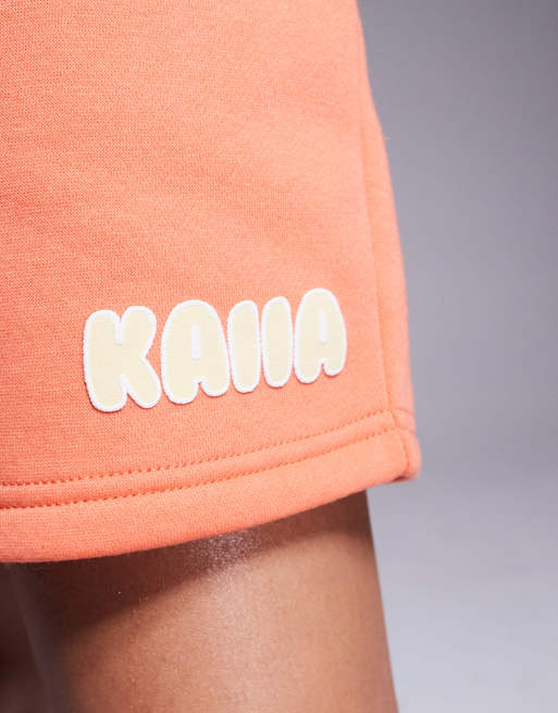Kaiia – Orange sweatshorts i bomullsmix med gul, puffad logga, del av set  , 3 av 5