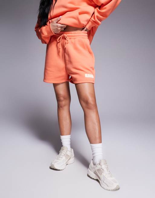 Kaiia – Orange sweatshorts i bomullsmix med gul, puffad logga, del av set  , 5 av 5