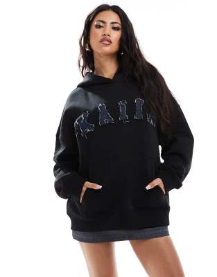 Kaiia - Oversize-Kapuzenpullover in Schwarz aus Denim mit Logo-Applikation