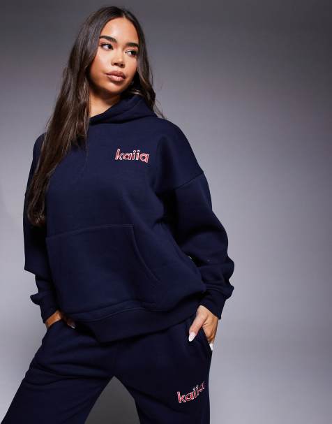 Kaiia - Oversized hoodie met hoog katoenpercentage en geborduurd logo op de rug in marineblauw en rood, deel van co-ord set - view 1