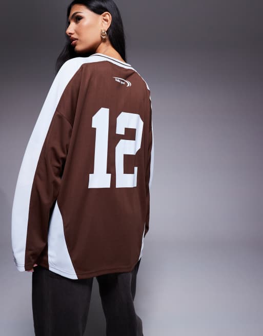 Kaiia oversized long sleeve football jersey in brown and blue