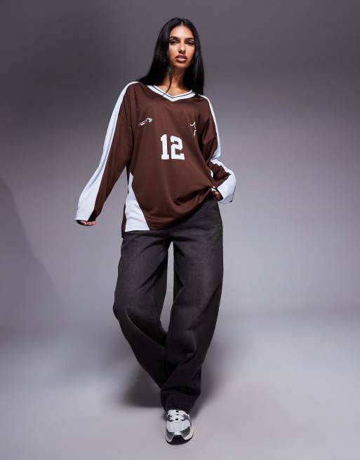 Kaiia oversized longsleeve football jersey in brown and blue, 3 of 4
