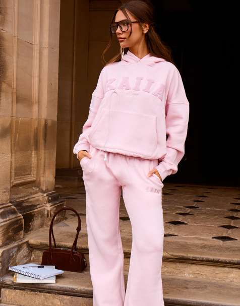 Kaiia - Pantalon de jogging ample d'ensemble en coton majoritaire avec logo brodé - Rose chai - view 1