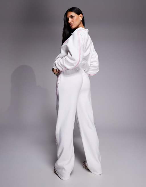 Kaiia - Pantalon de jogging d'ensemble ample à broderie logo - Blanc et rose, 4 de 5