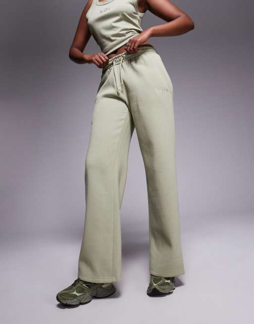 Kaiia - Pantalon de jogging d'ensemble ample en coton majoritaire avec broderie logo - Olive  , 2 de 5