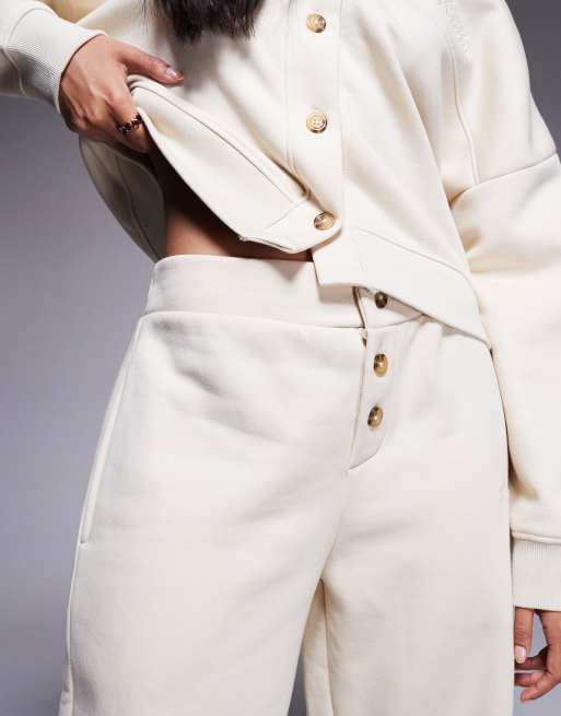 Kaiia - Pantalon de jogging d'ensemble large en coton mélangé avec détail boutons et logo brodé - Beige  , 5 de 5
