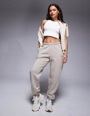 Kaiia Kaiia Petite cotton blend cuffed joggers in stone-Neutral