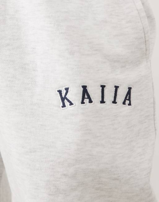 Kaiia Petite cotton blend embroidered logo wide leg joggers in light grey, 2 of 5