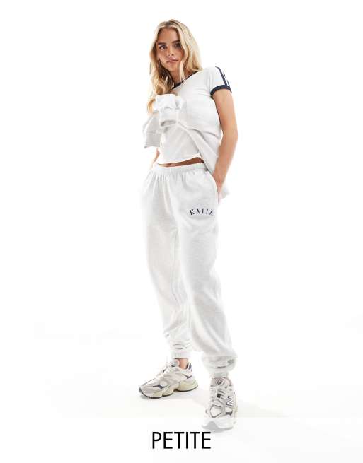 Kaiia Petite cuffed sweatpants in light gray