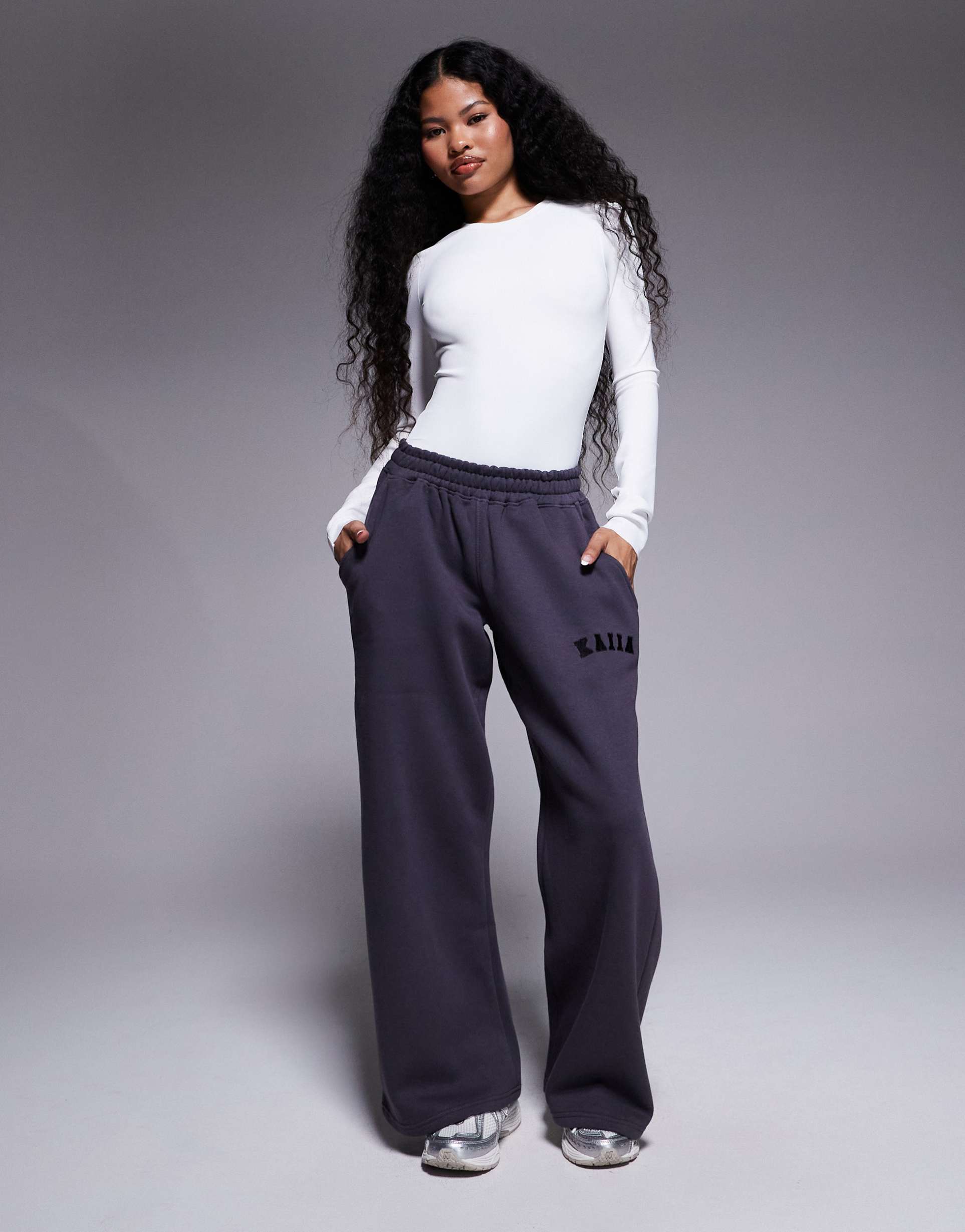 kaiia petite embroidered logo wide leg sweatpants in dark gray