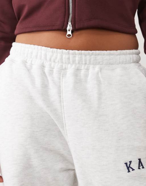 Kaiia Petite – Ljusgråmelerade mjukisbyxor i bomullsmix med broderad logga och muddar, 5 av 5