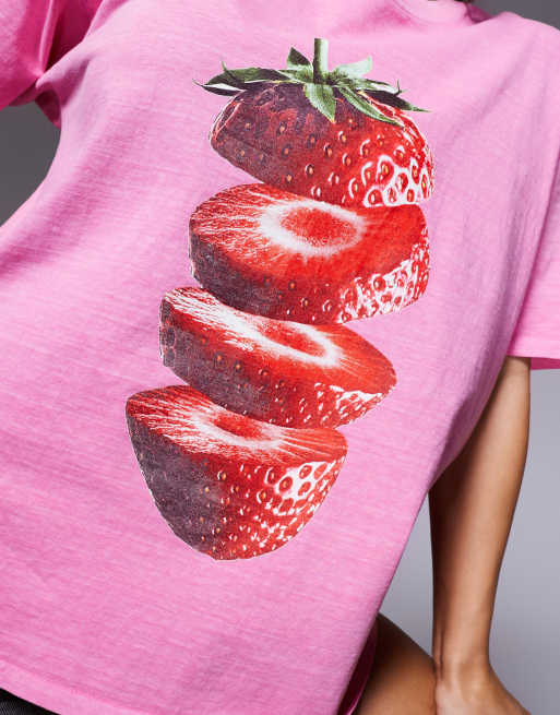 Kaiia - Pink oversized T-shirt med jordbærgrafik i bomuld - Kun hos ASOS, 4 af 4
