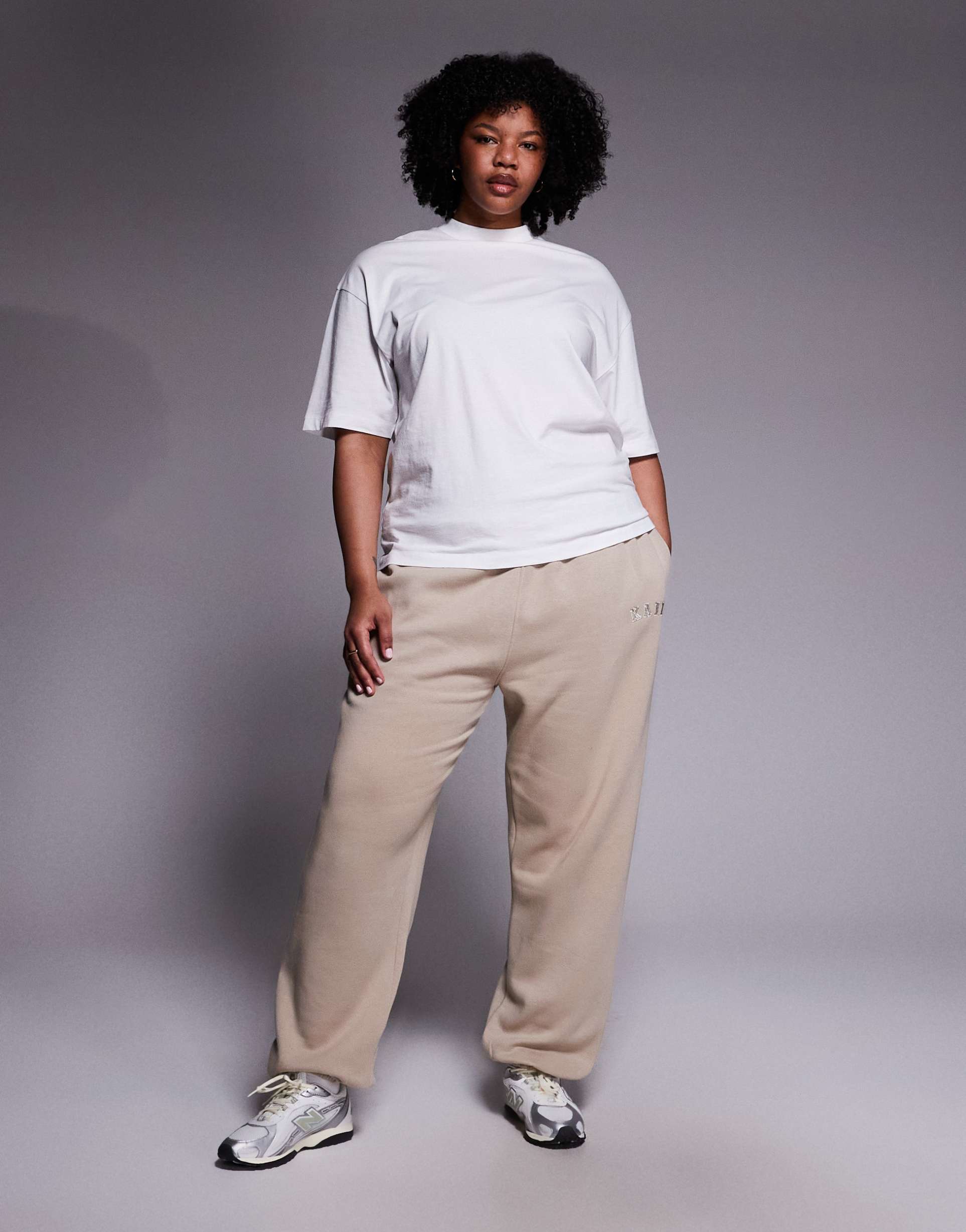 kaiia plus cotton blend cuffed sweatpants in stone